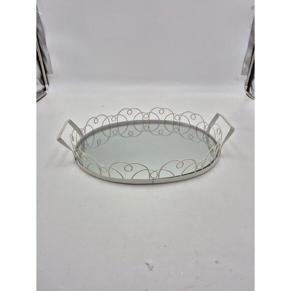 Temptations Oval Silver Scalloped Mirrored Vanity Decorative Serving Handle Tray - Picture 1 of 5